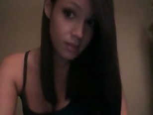 Super cute babe fingering on the webcam